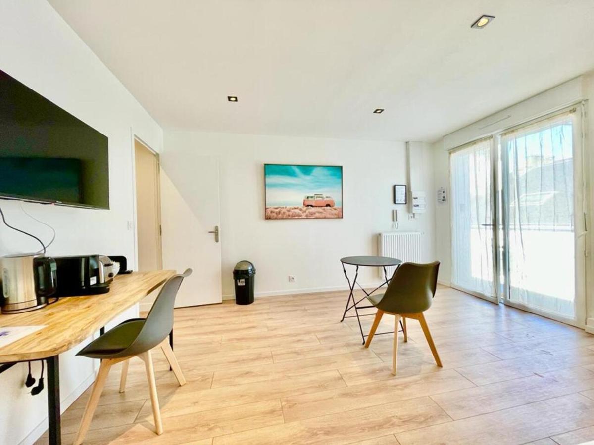 Residence Duguay - Centre Ville - Porte B - Appartements Tout Confort - Neuf - Nouveau Lorient Ngoại thất bức ảnh